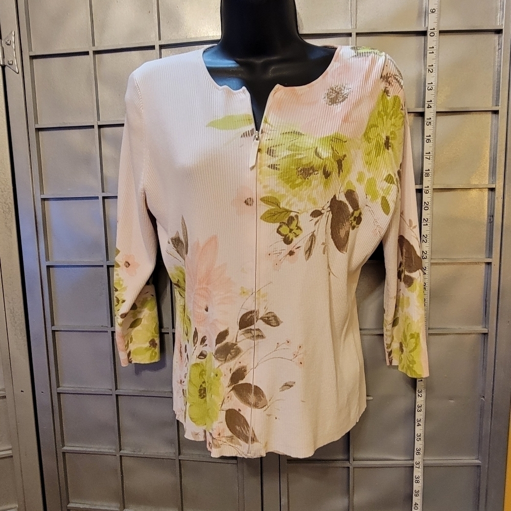 Liz Claiborne Large zipper front long sleeve top. Pink with floral.